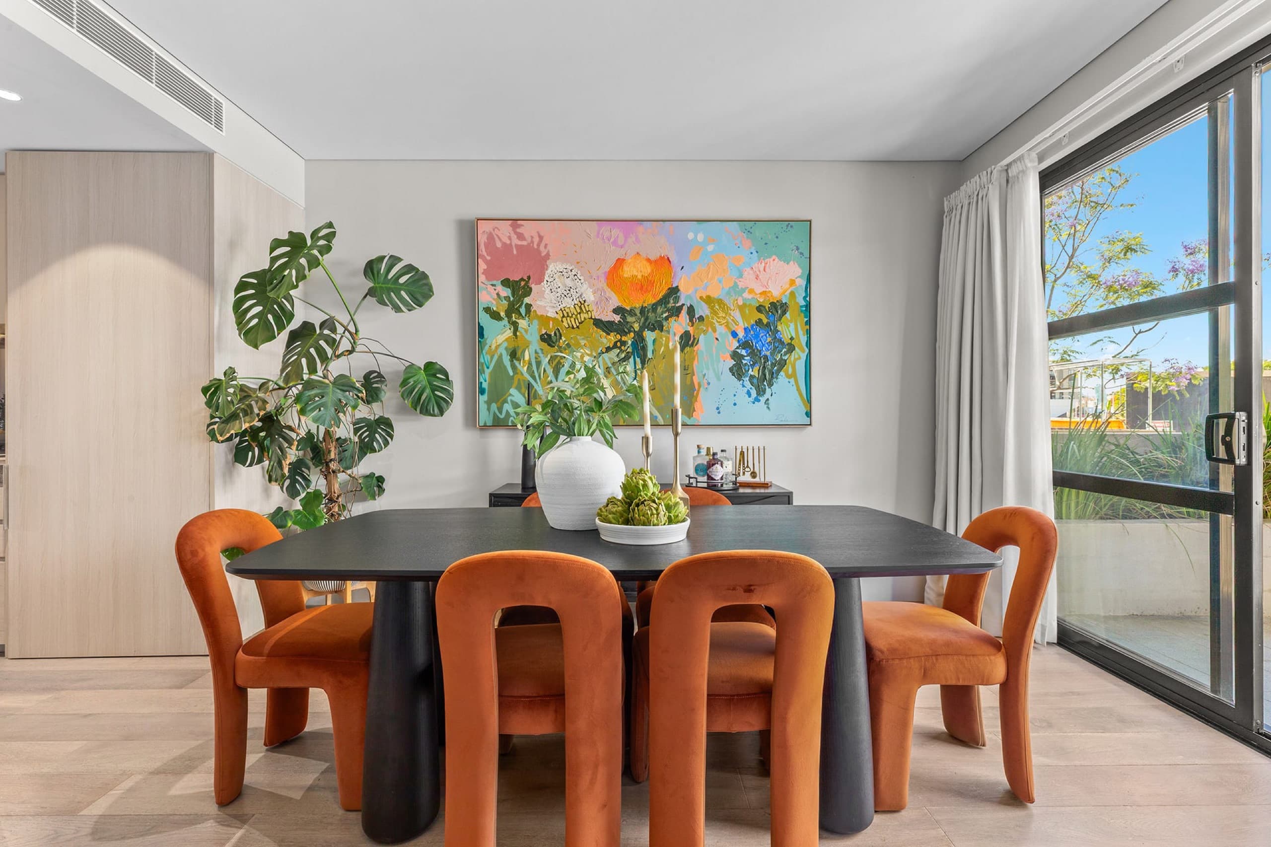 Partial staging or full staging: which one a home actually needs.