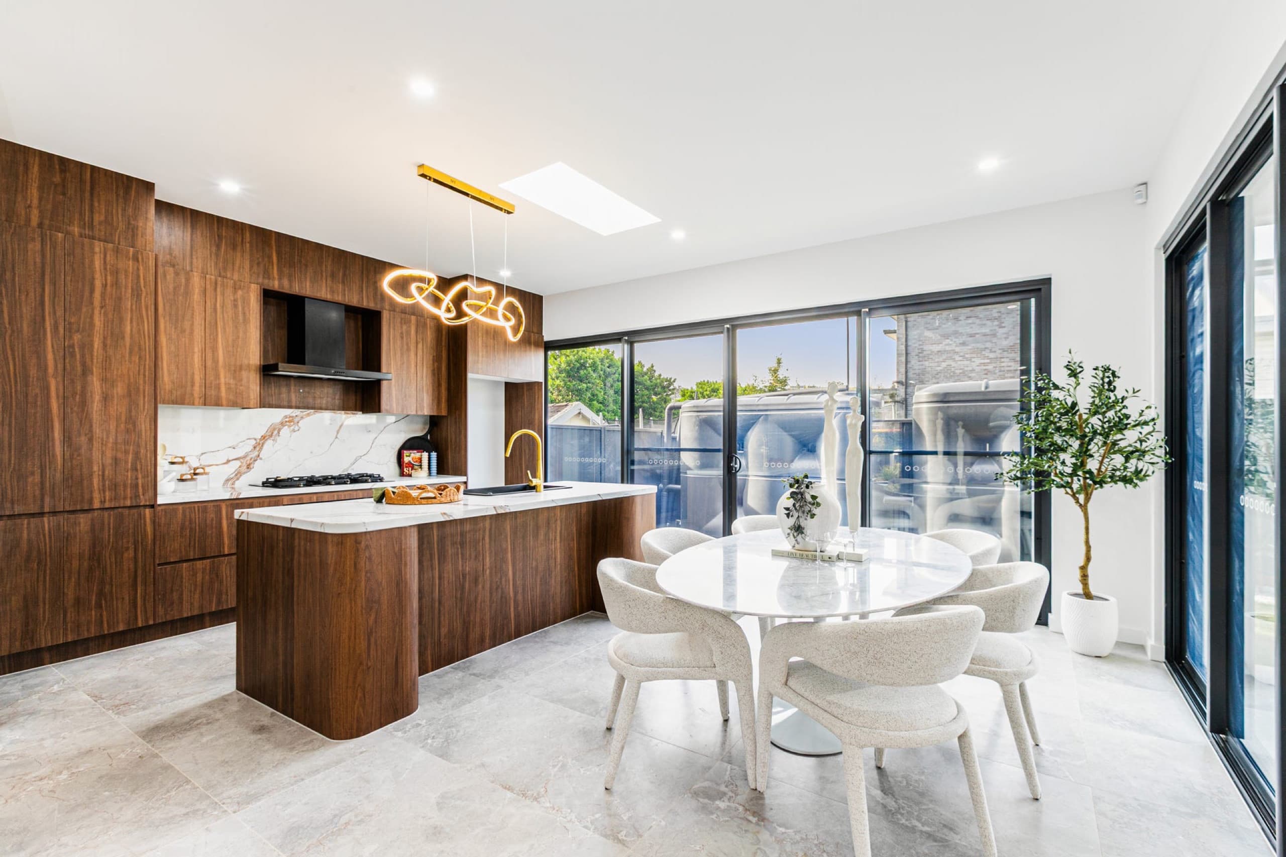 Hawthorn East